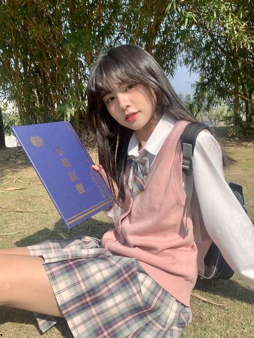 jk吃瓜拍照姿势,吃瓜拍照的潮流姿势解析