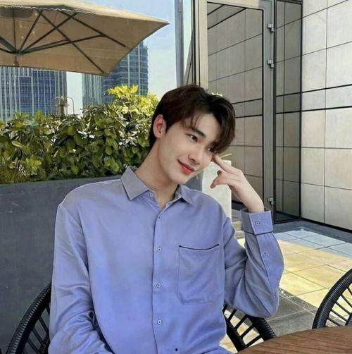 dew泰国明星出生,闪耀星途背后的成长故事